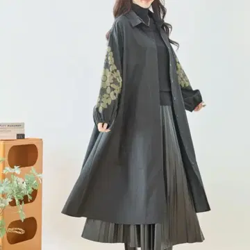 [블랙] TRUBE 플라워 슬리브 셔츠 원피스