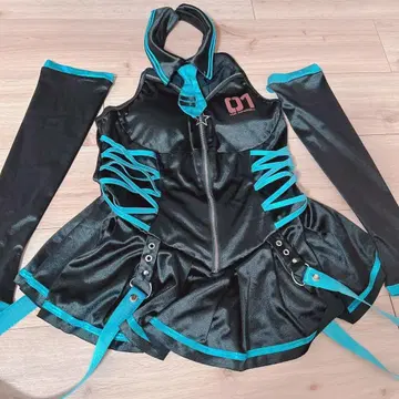 하츠네 미쿠 코스프레 XL 메탈릭 중고