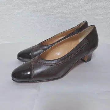 새상품급 긴자 요시노야 펌프스 에나멜 가죽 23cm