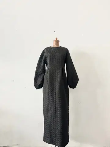 [ 새상품급 ] PERNA 퀼팅 타이트 롱 원피스 사이즈 L