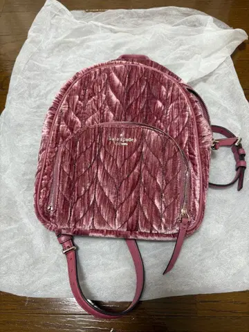 Kate Spade 벨벳 퀼팅 백팩