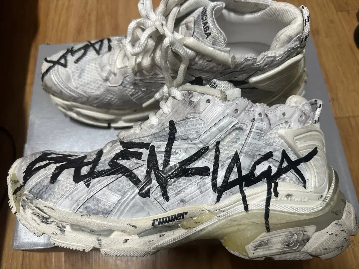 Balenciaga Graffiti Runner (43)