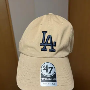 47 LA 로고 베이지 캡 조정 가능