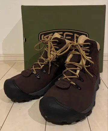 KEEN x MOUNTAIN RESEARCH - PYRENEES