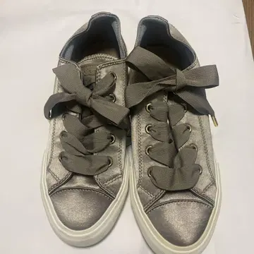 +diana 메탈릭 실버 스니커즈 23.5cm