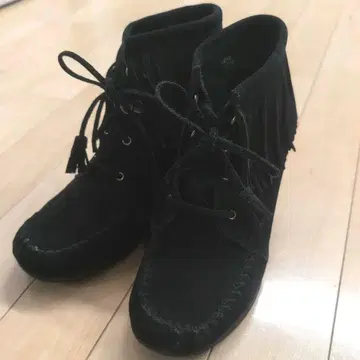 미네통카 부츠 프린지
