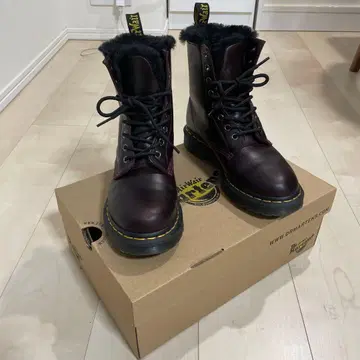 Dr. Martens 여성용 부츠 8홀 oxblood