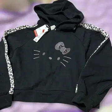헬로키티 Hello Kitty 블랙 후드티 CECILMcBEE
