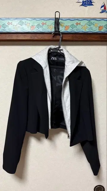 [새상품급] ZARA 자켓 후드 부착 자켓 S 사이즈 블랙 블랙