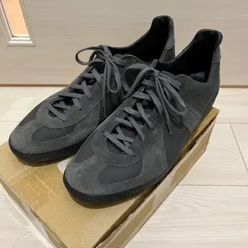 REPRODUCTION OF FOUND 저먼 트레이너 417