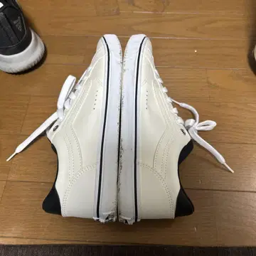 VANS 화이트/블랙 스니커즈 레이스업