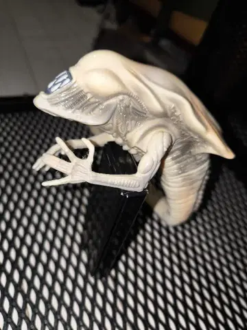 케너사 퀸 체스트 버스터 에이리언 피규어