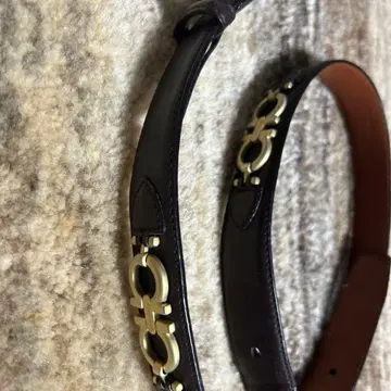 다크 브라운 가죽 벨트 페라가모