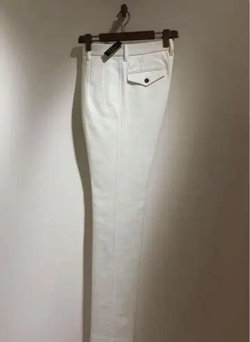 새상품 바니스뉴욕 화이트 코튼 슬랙스 사이드 라인