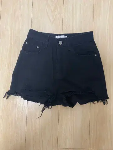 EGOIST 블랙 데님 숏팬츠