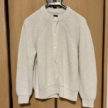 바토너 택 포함 새상품 시그니처 크루넥 니트 가디건 2 아이보리