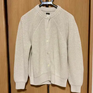 바토너 택 포함 새상품 시그니처 크루넥 니트 가디건 2 아이보리