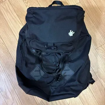 뉴에라 블랙 백팩