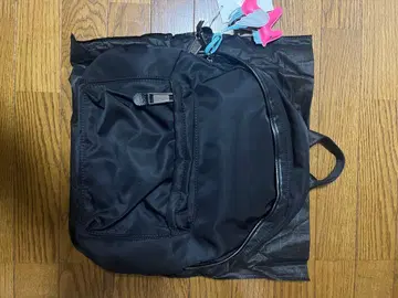 블랙 나일론 백팩