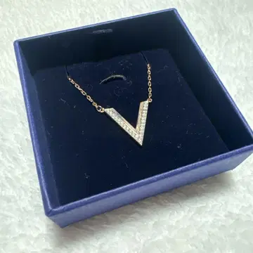 Swarovski V자형 목걸이 골드