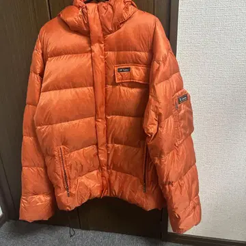 오렌지 후드 부착 다운 자켓
