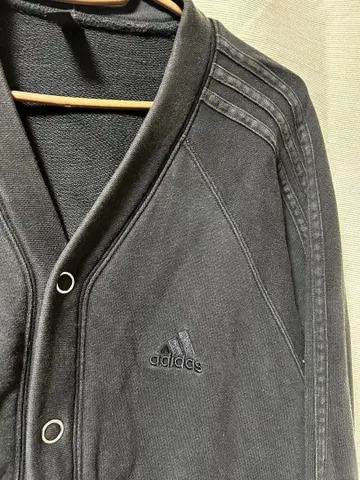 adidas/블랙/버튼 부착/가디건