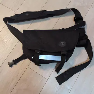 CRUMPLER 메신저 백 블랙
