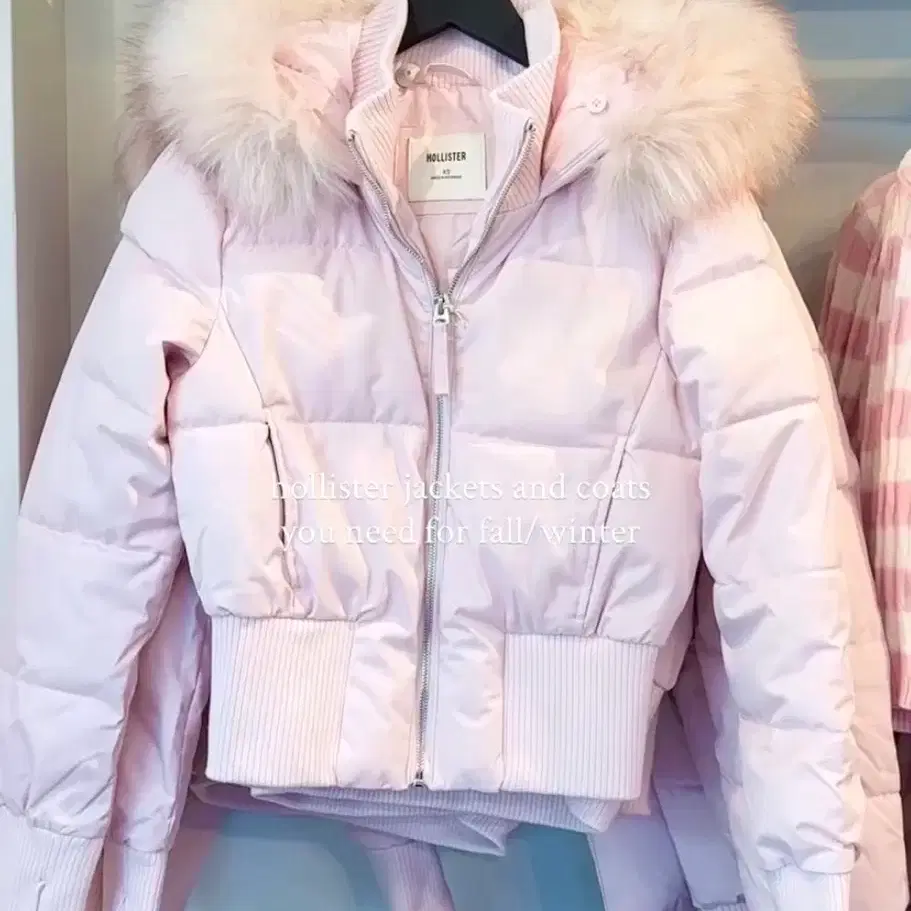 HOLLISTER | 홀리스터 Hollister Faux Fur Trim Puffer Bomber Jacket Pink Padded  XS #홀리스터,#폭스퍼패딩,#크롭패딩,#아베크롬비 on Bunjang Global Site., image size:911x911