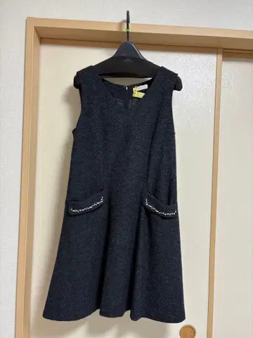 any SiS 점퍼 스커트