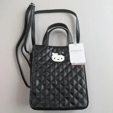 LOWRYS FARM HELLO KITTY 퀼팅 miniBAG