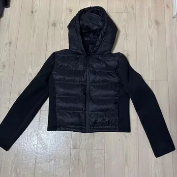 ZARA 후드 부착 블랙 다운 자켓