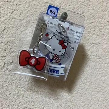 헬로키티전 50주년 기념 키링