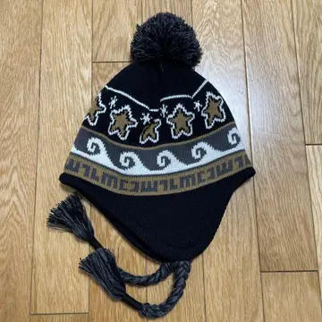LMC 폼폼 포함 니트 모자