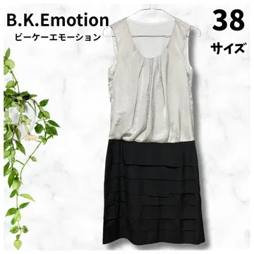 38 사이즈 BK.Emotion 슬리브리스 티어드 미니 원피스 실크 혼방