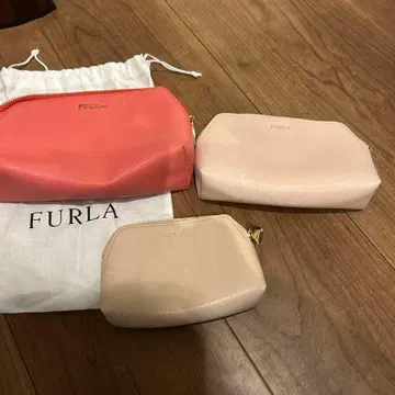 FURLA 핑크 파우치 2개 세트 (단품 불가)