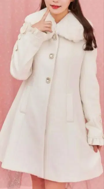 Secret Honey 화이트 버튼 코트