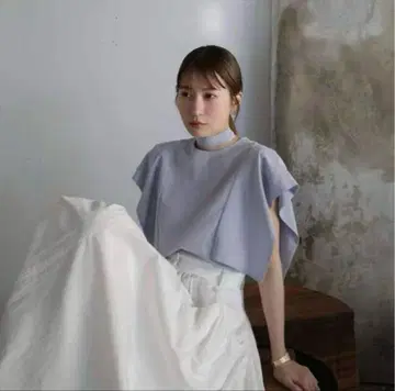 CLANE SQUARE SLEEVE BLOUSE