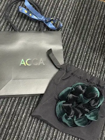 ACCA 다크 그린 벨벳 스크런치