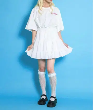 PUNYUS 프릴 미니 스커트 화이트