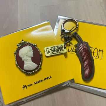 미세스 바벨탑 오오모리 모토키 세트! 카메오 핀즈 키링
