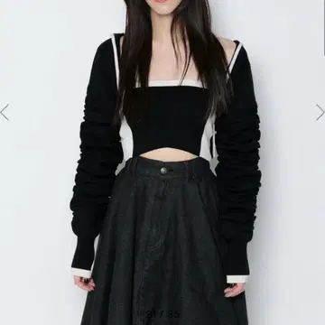 meltthelady frame line knit ensemble II
