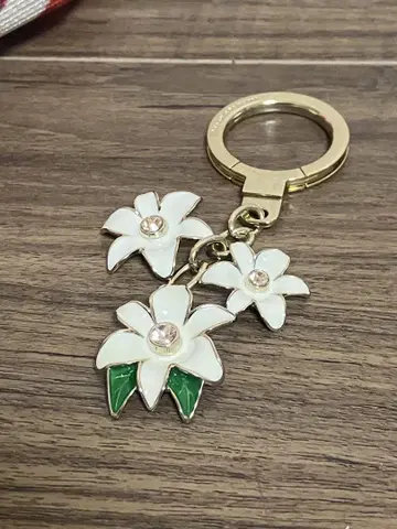 새상품급 케이트 스페이드 Kate Spade 키링 꽃 참
