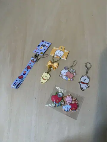 BT21 메탈 브라브라 키체인 등 키링 모음