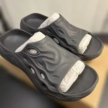 MERRELL 샌들