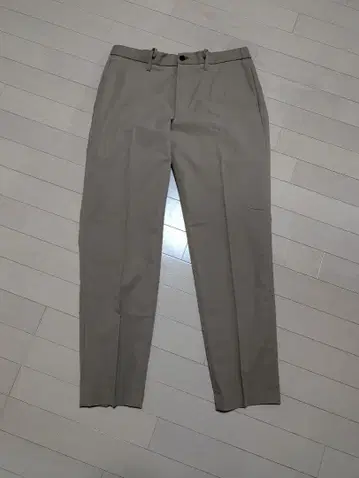 PLST 슬랙스