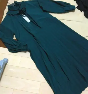 택 포함 미사용 카롤리나 레이서 다크 그린 프릴 옷깃 원피스