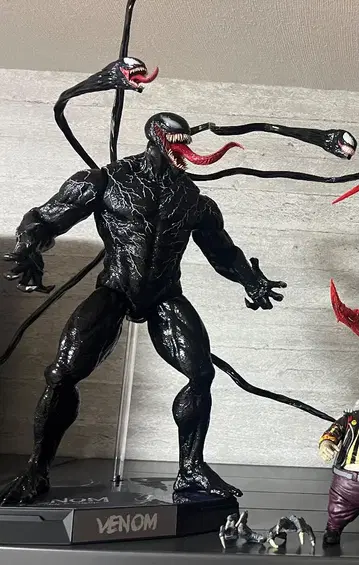 핫토이즈 VENOM 1/6