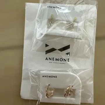 새상품 ANEMONE 귀걸이 2개 세트