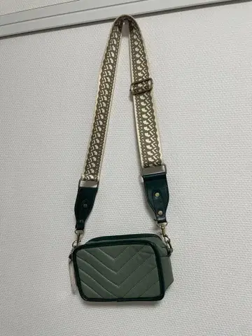 그린 퀼팅 숄더백