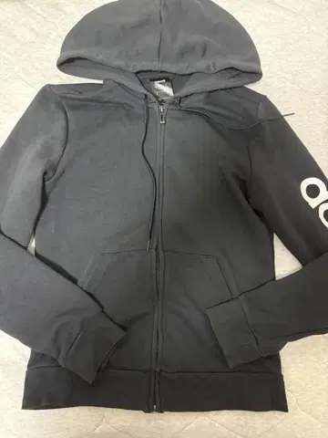 adidas 블랙 지퍼 후드티